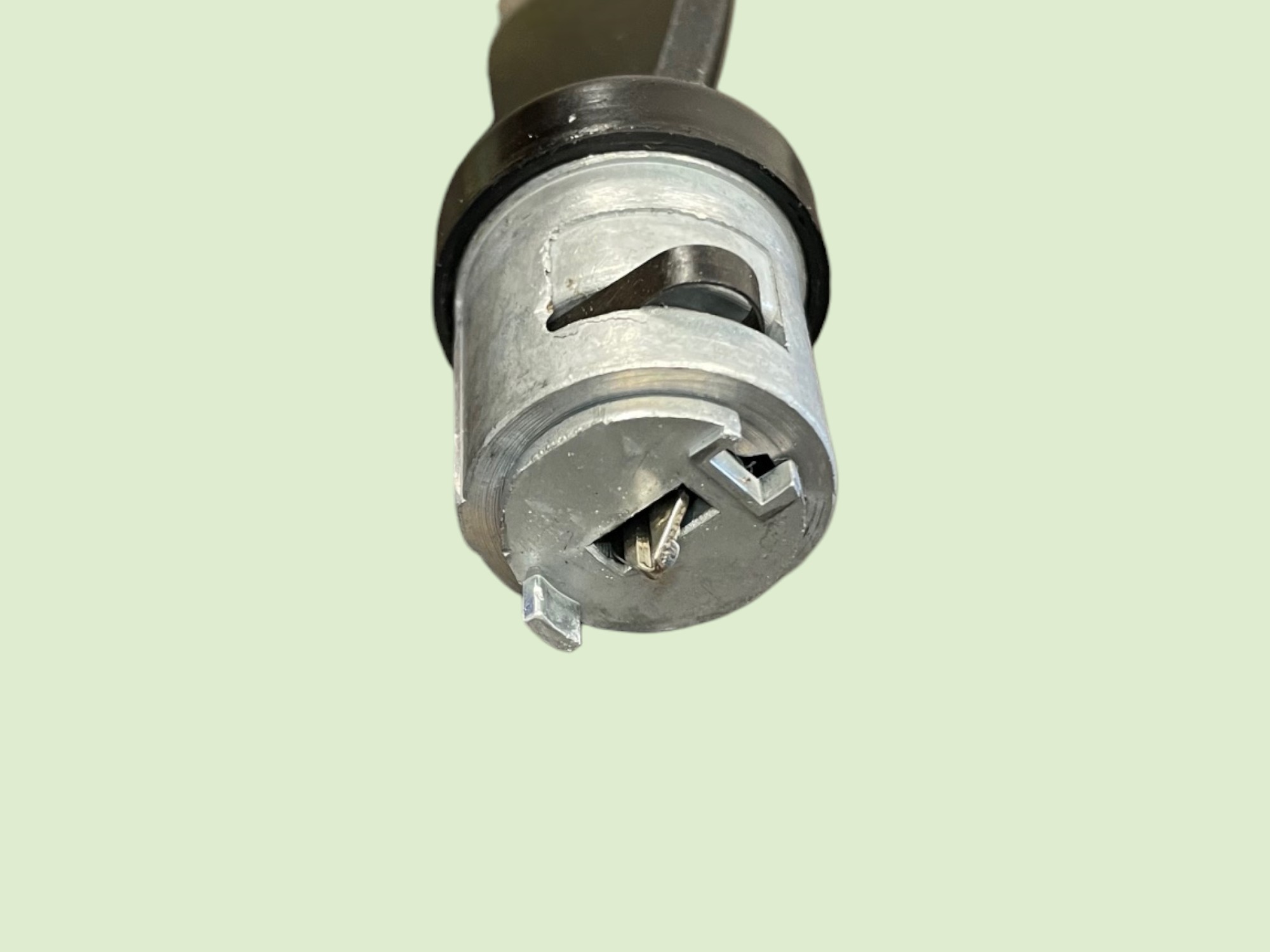 Ignition lock with 2 keys - Contactslot210646u photoroom - 10646U