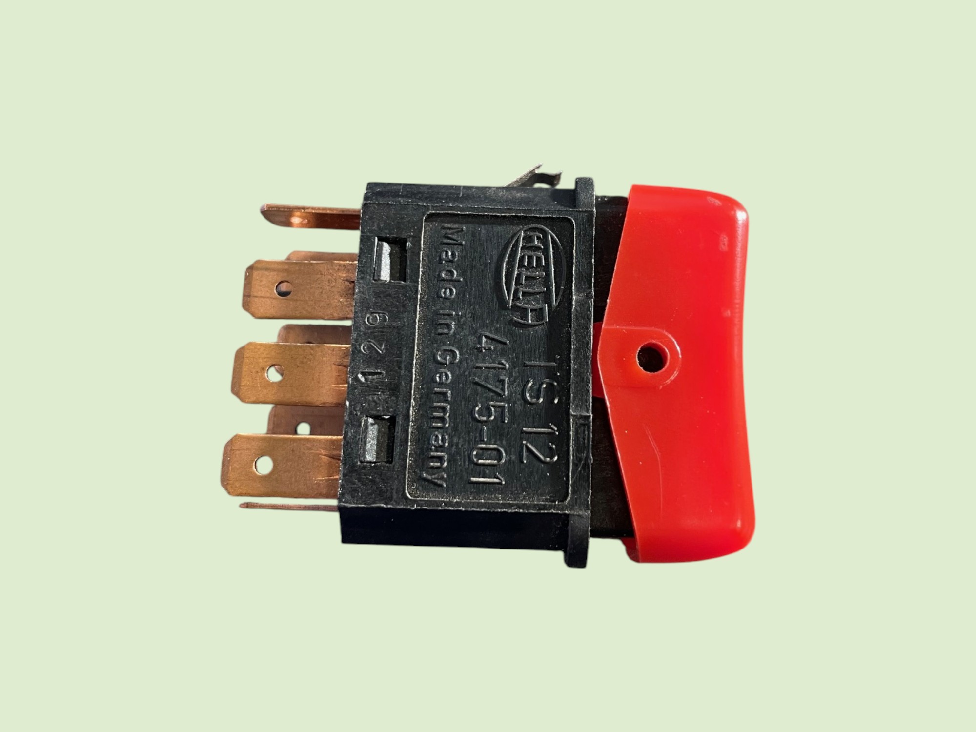 Gevarenlicht schakelaar Unimog 407 / 408 / 417 / 418 / 427 / 437 en MB Trac 440 / 441 24 volt versie - Gevarenlichtschakelaar40075453824u photoroom - 0075453824U