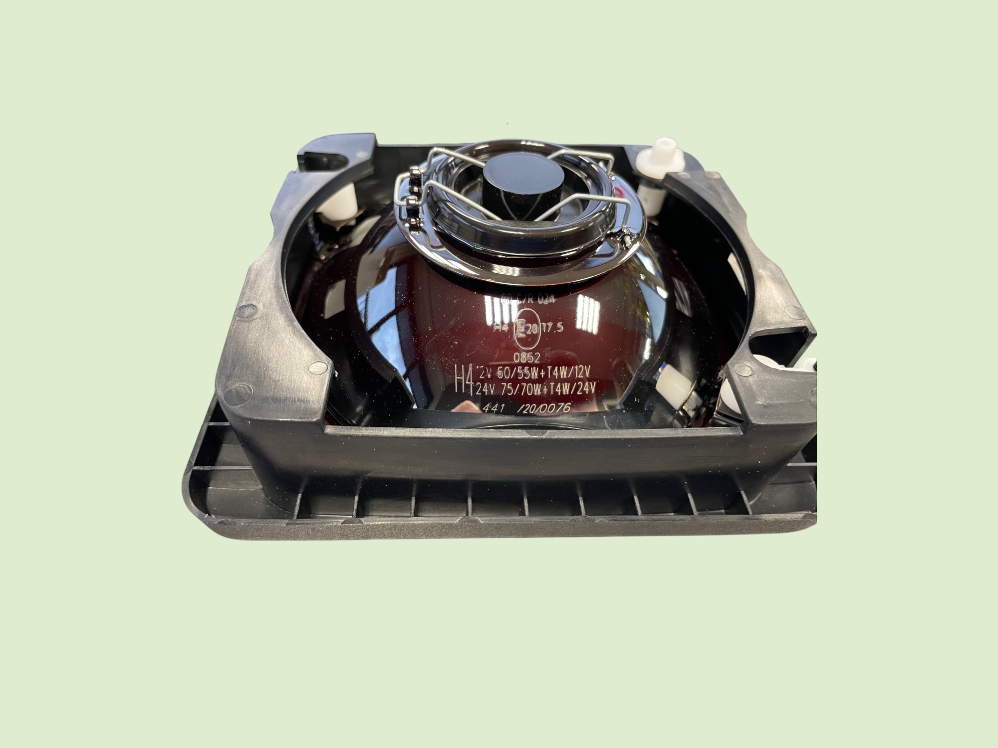 Koplamp MB-Trac 700-1500 inbouw - Koplampmb410631u photoroom - 10631U