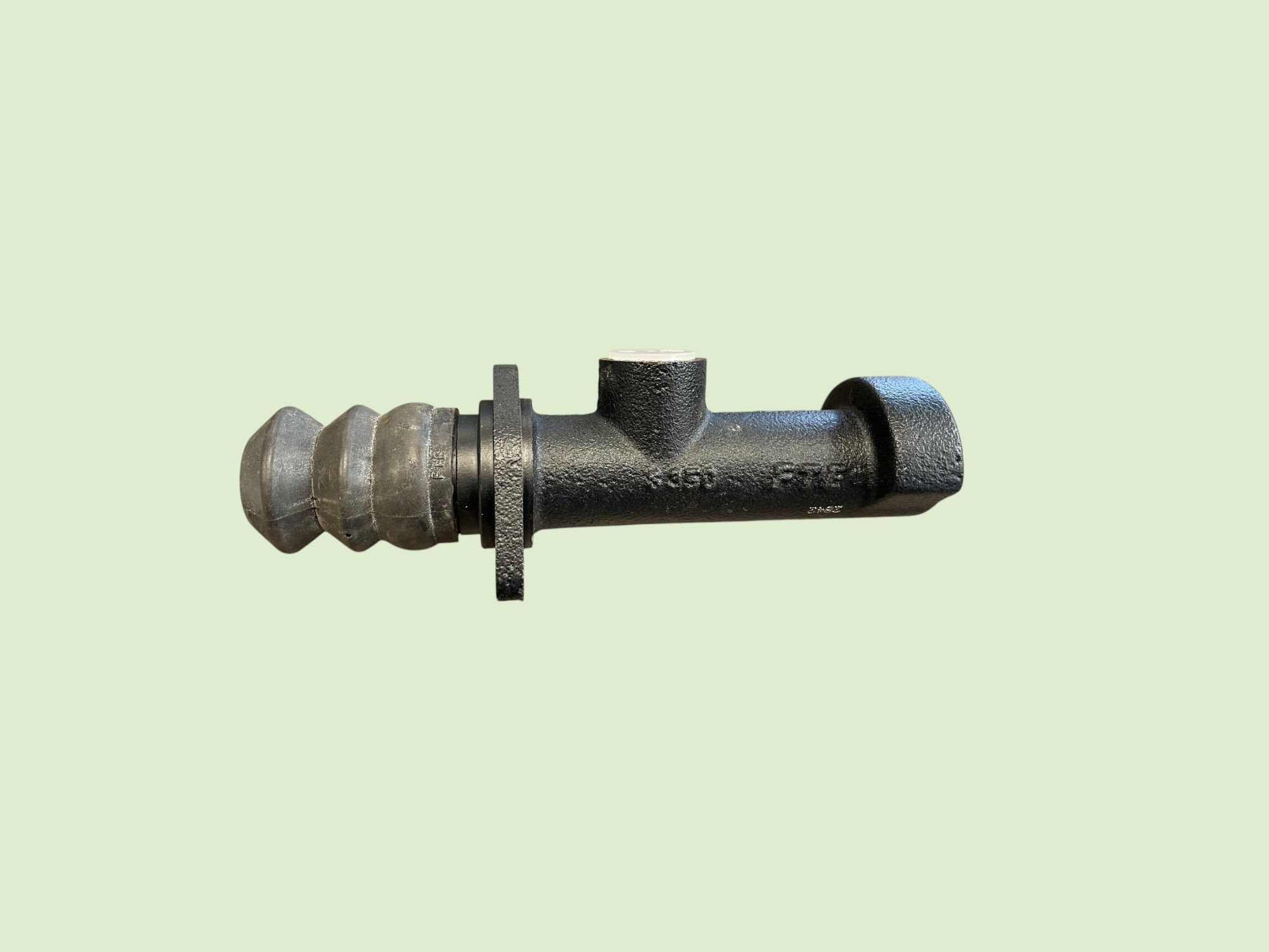 Clutch master cylinder 22.2 mm Unimog 403/404/406/407/413/416/417/421 and MB Trac with pedal booster - Remcilinder10012955406 - 0012955406U