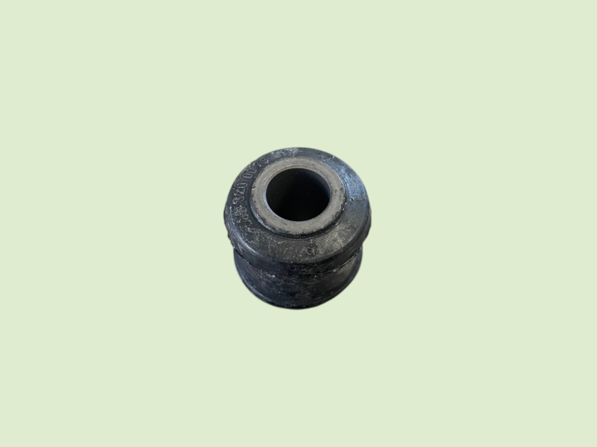 Stabilisatorgummi, zus&auml;tzlicher Stabilisator Unimog 403 / 406 / 416 - Rubber13183200073u photoroom - 3183200073U