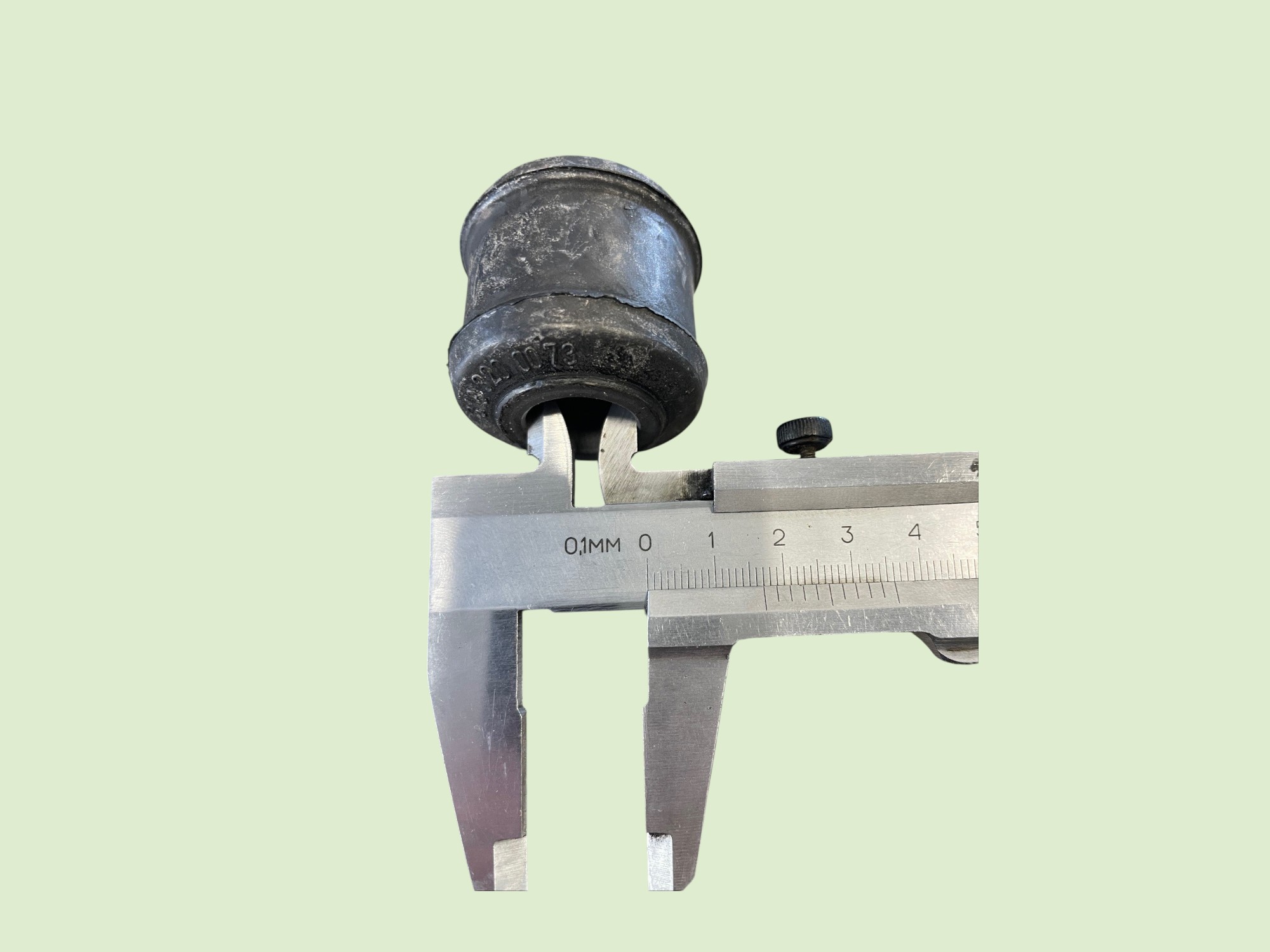 Stabilisatorgummi, zus&auml;tzlicher Stabilisator Unimog 403 / 406 / 416 - Rubber33183200073u photoroom - 3183200073U