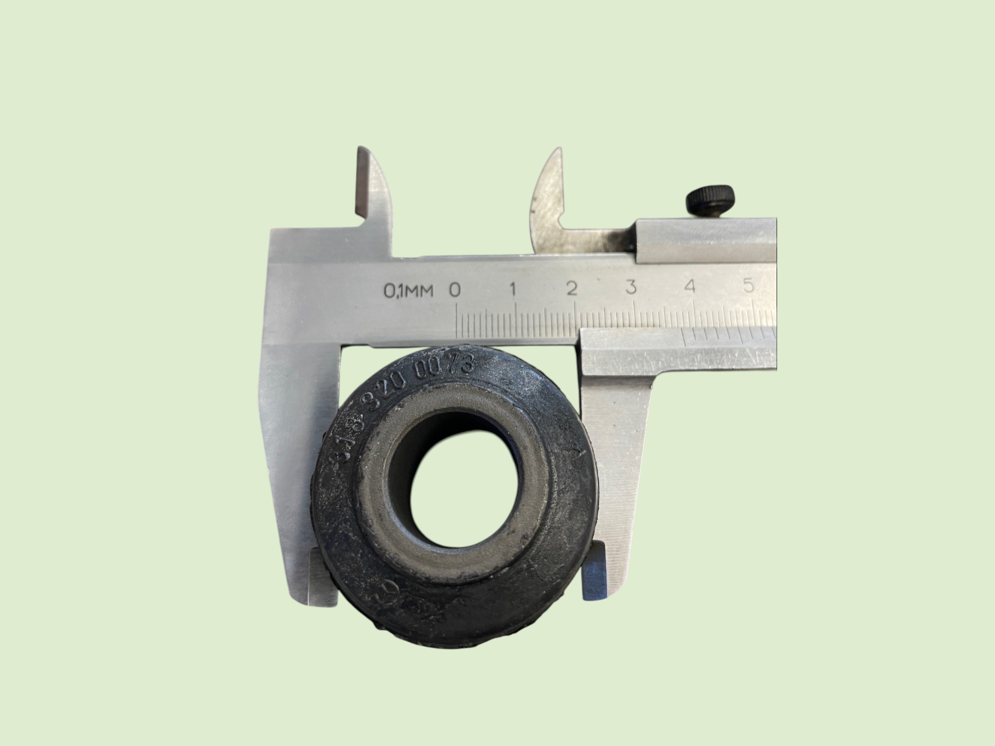 Stabilisatorgummi, zus&auml;tzlicher Stabilisator Unimog 403 / 406 / 416 - Rubber43183200073u photoroom - 3183200073U
